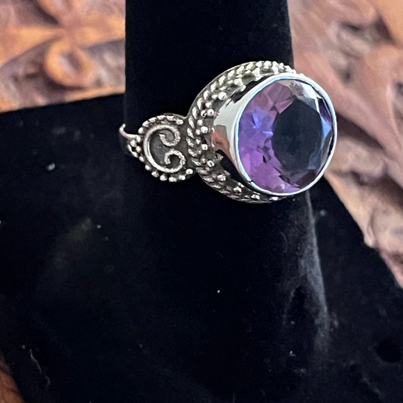 Sterling Silver Natural Amethyst Ring - Picture 8 of 16